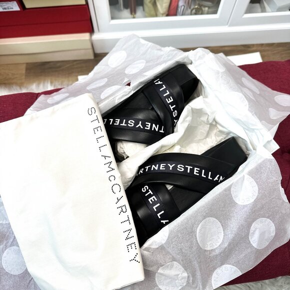Stella Slides- Size 40 - Picture 2 of 10